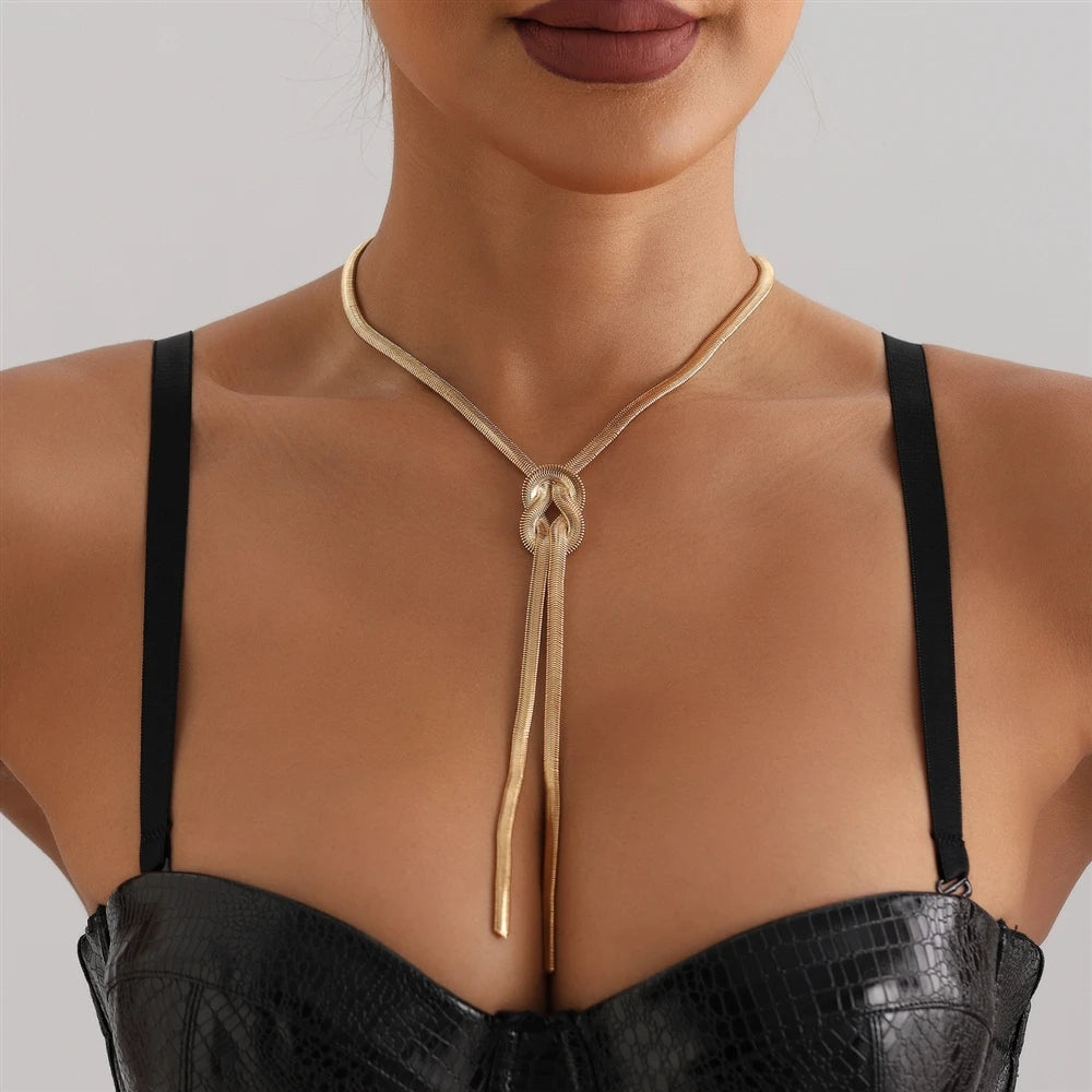 Fashion Sweater Chain Simple Minimalistic Necklaces for Girls Elegant Graceful Glamorous Jewelry for Women Ladies Accessories