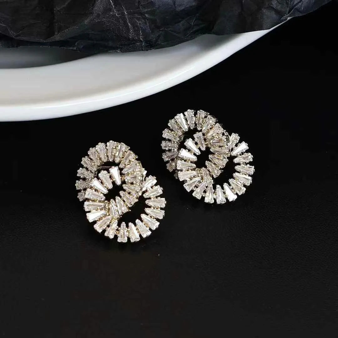 Simple Sweet Fashion Glitter Sparkle Stud Earrings for Girls Stylish Latest Jewelry for Women Lady Accessories Chinese Supplier