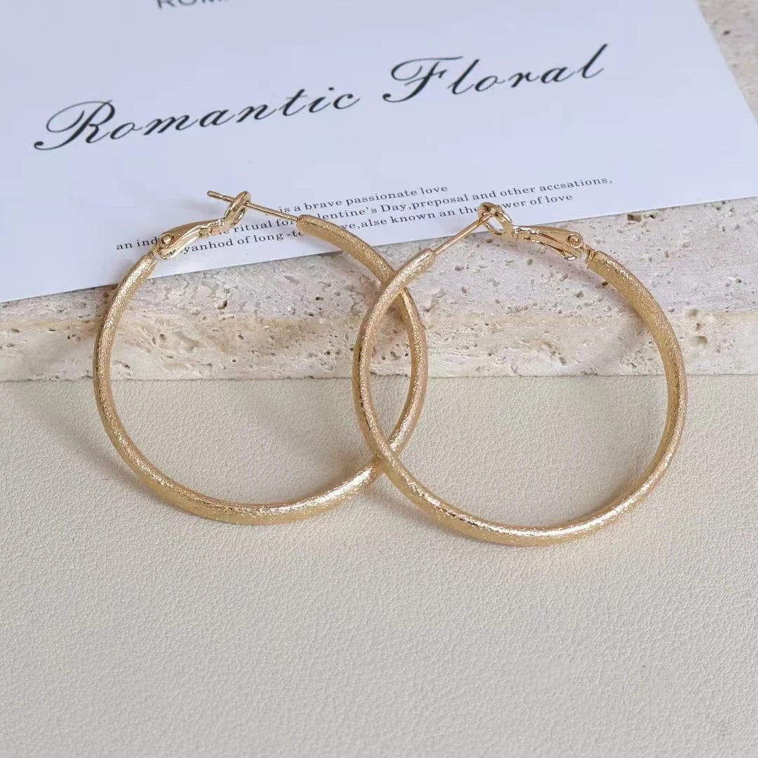 Fashion Classic Simle Glamorous Refined Hoop Earrings for Girls Elegant Art Deco Jewelry for Women Ladies Accessories Wholesale