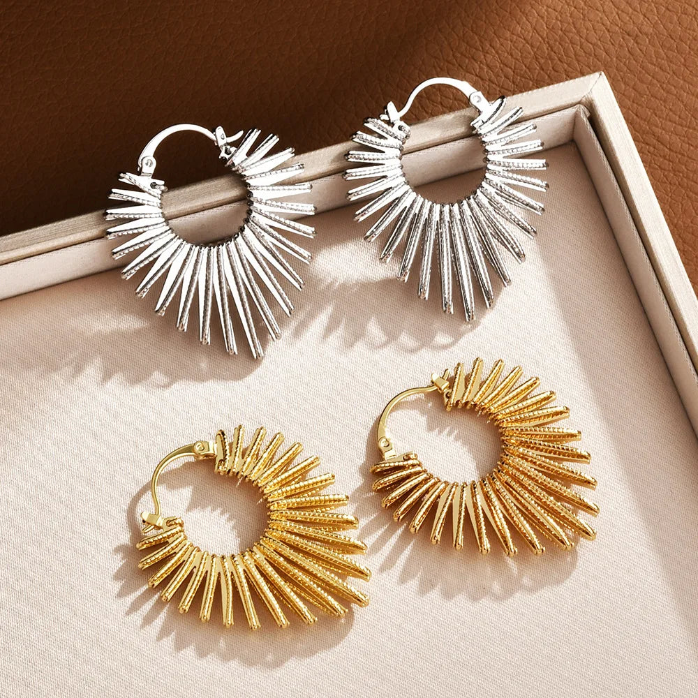Europe and American Trendy Hoop Earrings High-end Elegant Hollow Line Love Earrings Fashion Chic Earrings Cross-Border Wholesale