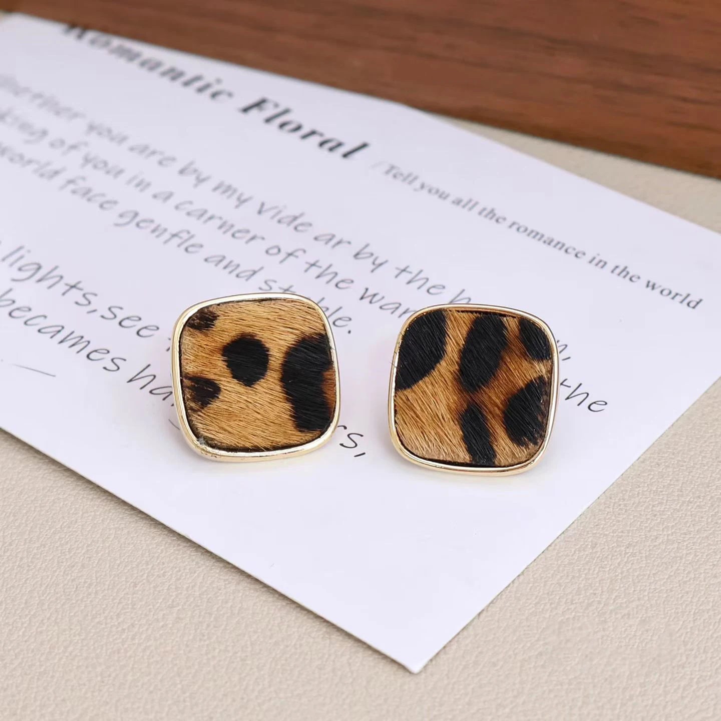Women New Design Leopard Print Decorative Mini Stud Earring Fashion Chic Elegant Sex Wholesale Jewelry Accessories for Holiday