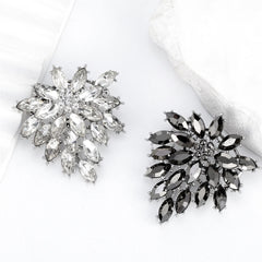 Fashion New Design Dainty Rhinestone Brooches for Girls Glitter Sparkle Charms Bold Pins Jewelry for Women Ladies Accessories