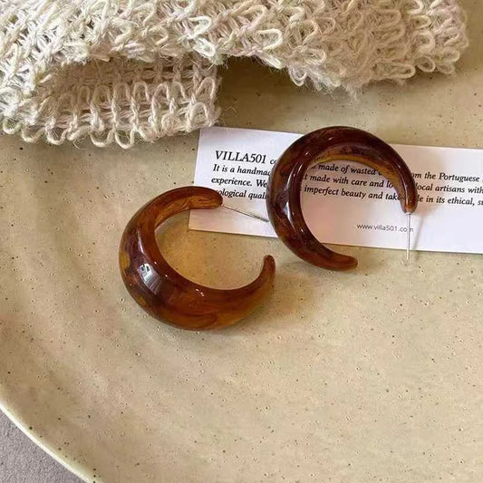 Women Moon Shape Small Amber Hoop Earring Elegant Vintage Elegant Graceful Charms Bulk Jewelry Accessories for Causal Daily Use