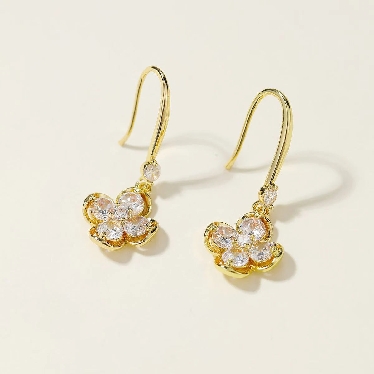 Luxury Glitter Charms Glamorous Drop Earrings for Girls Elegant Dainty Jewelry for Women Ladies Accessories Chinese Supplier