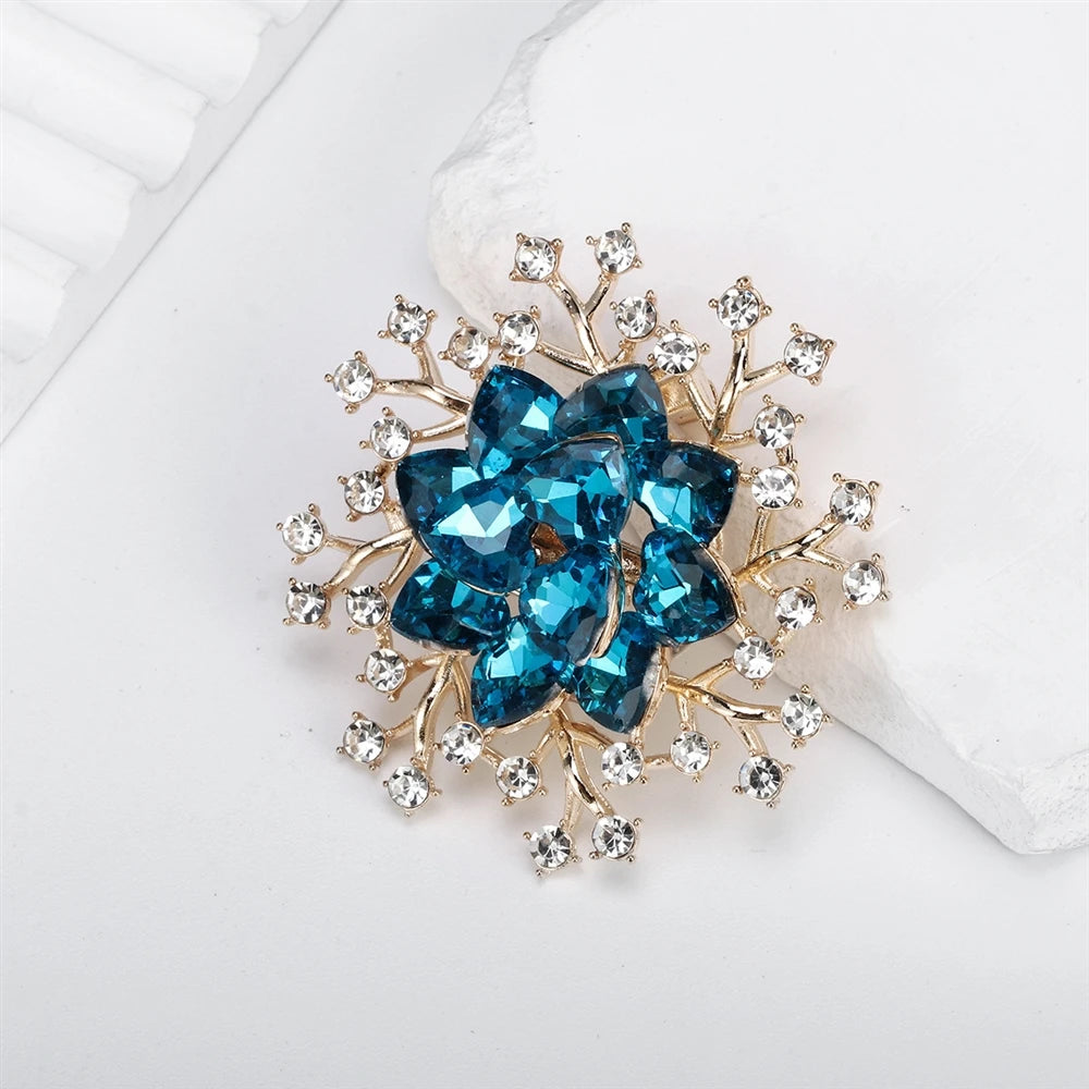 Fashion Glitter Rhinestone Sparkle Luxury Dainty Brooches for Girls Elegant Trendy Pins Jewelry for Women Ladies Accessories