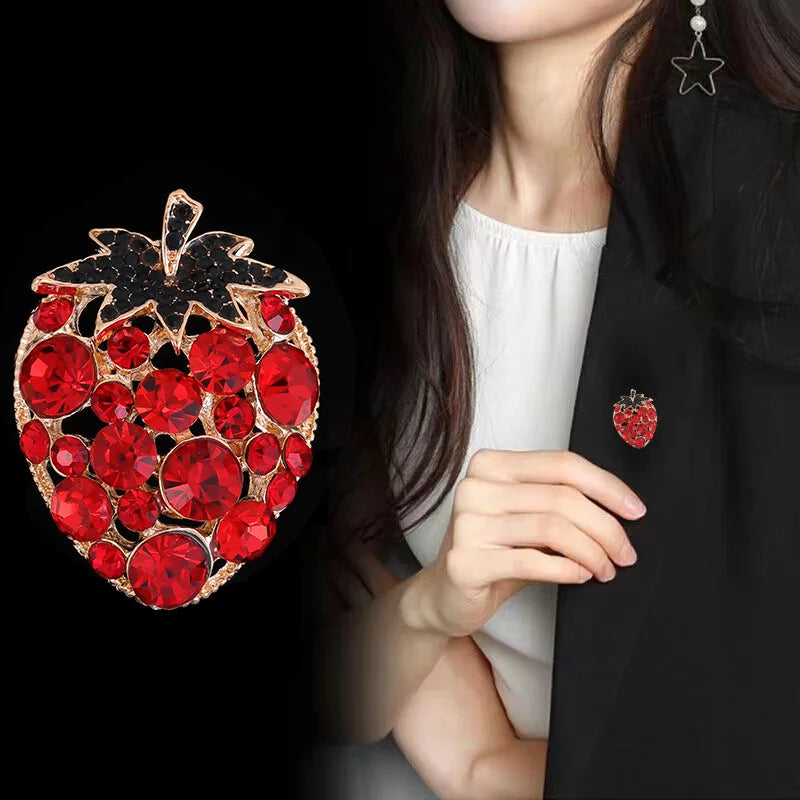 Fashion Rhinestone Glitter Strawberry Fruits Brooches for Girls Stylish New Design Pins Jewelry for Women Ladies Accessories