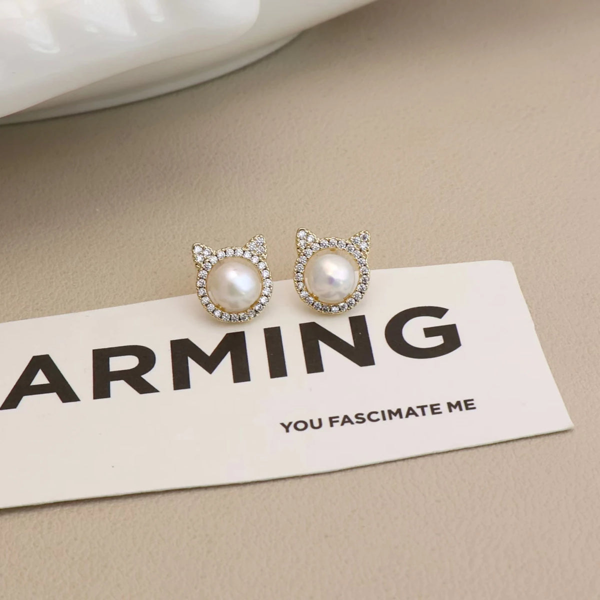 Sweet Cute Simple Imitation Pearl Glitter Stud Earrings for Girls Kawaii Elegant Jewellry for Women Ladies Accessories Wholesale