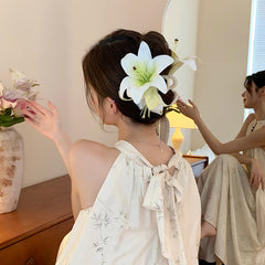 Elegant Large Lily Flower Hair Claw Clips for Women and Girls Fashionable Exaggerated Hair Accessories Cute Daily Accessory