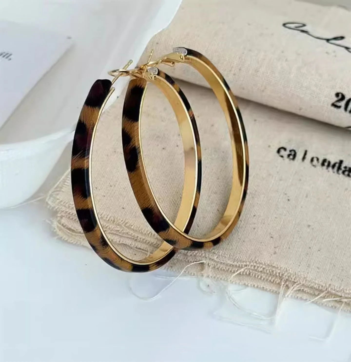 Female Leopard Print Circle Shape Hoop Earring Fashion Vintage Elegant Glamorous Wholesale Jewelry Accessories for Causal Daily