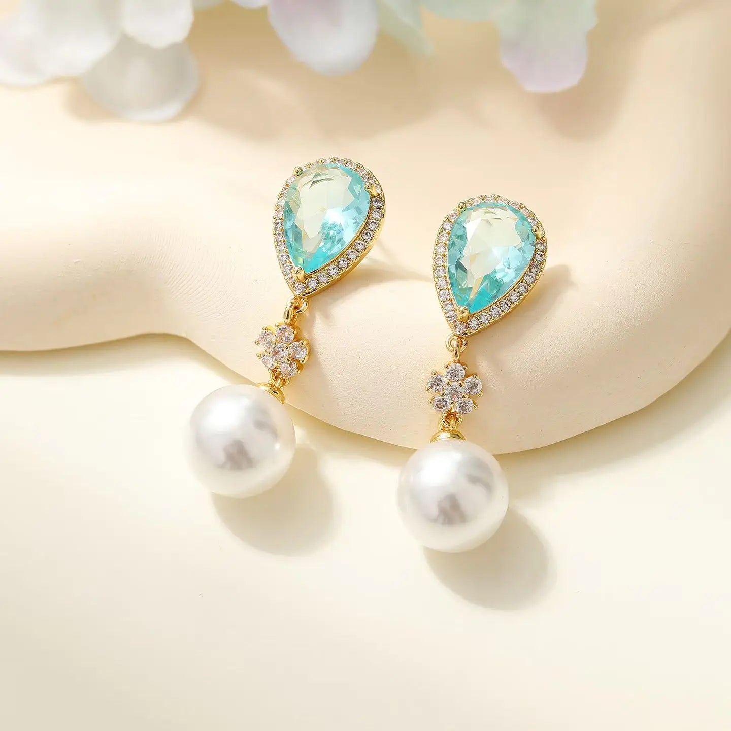 Fashion Luxurious Imitation Pearl Glitter Drop Earrings for Girls Hoop Elegant French Style Jewelry for Women Ladies Accessories