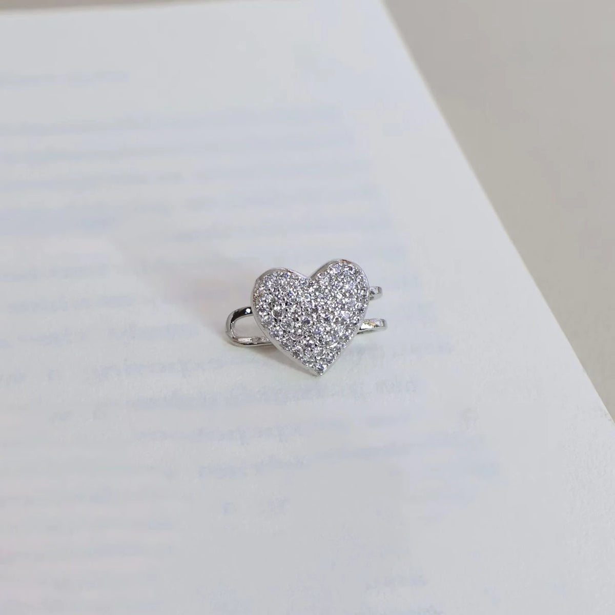 Fashion Sweet Elegant Heart Shaped Simple Clip on Earrings for Girls Trendy Stylish Art Deco Jewelry for Women Lady Accessories