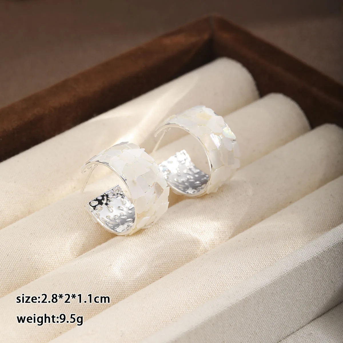 Fashion Simple S925 Silver Hoop Earrings for Girls Shell Elegant Jewelry for Women Ladies Wholesale China Manufacturer Bulk