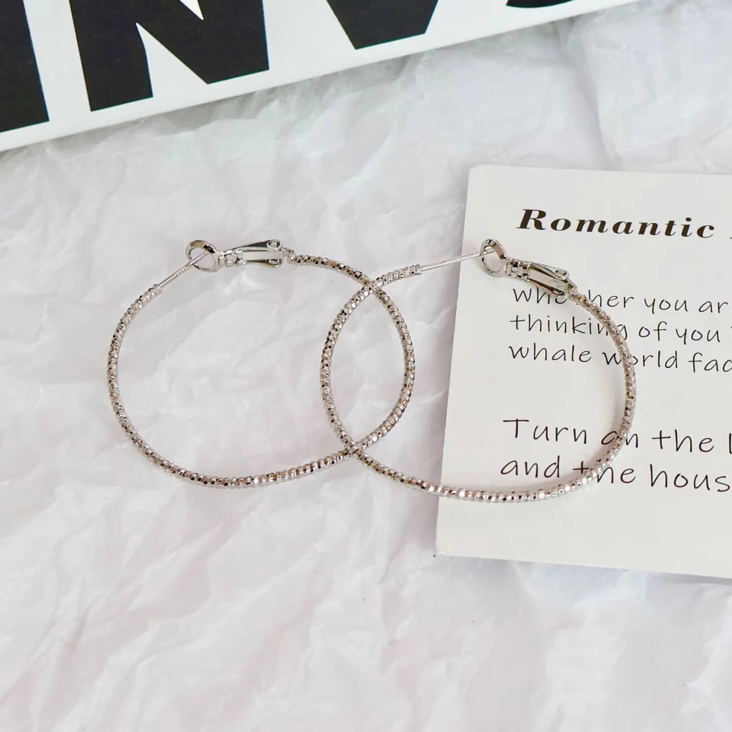 Ladies High Quality Lightweight Large Hoop Earring Fashion Chic Sparking Glamorous Wholesale Jewelry Accessories for Women Daily