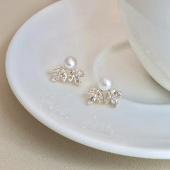 Sweet Elegant Imitation Pearl Stud Earrings for Girls Cute Animals Bowknot Bunny Jewelry for Women Ladies Accessories Rabbit