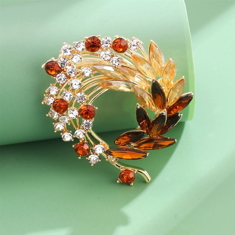 Fashion Glitter Sparking Rhinestone Elegant Brooches for Girls Stylish Glamorous Jewelry Pins for Women Ladies Accessories