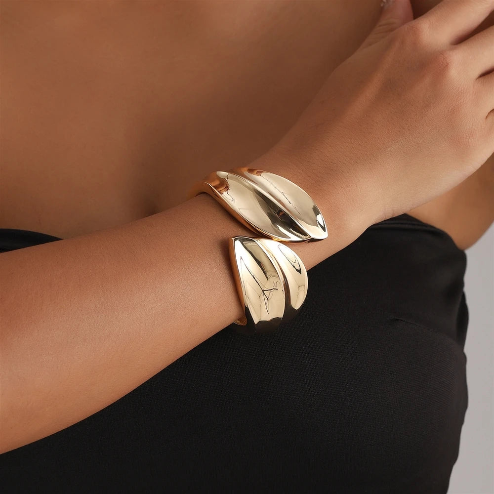 Fashion Luxury Glitter Cuff Bangles for Girls Bold Simple Mental Art Deco Jewellry for Women Ladies Accessories Bracelets