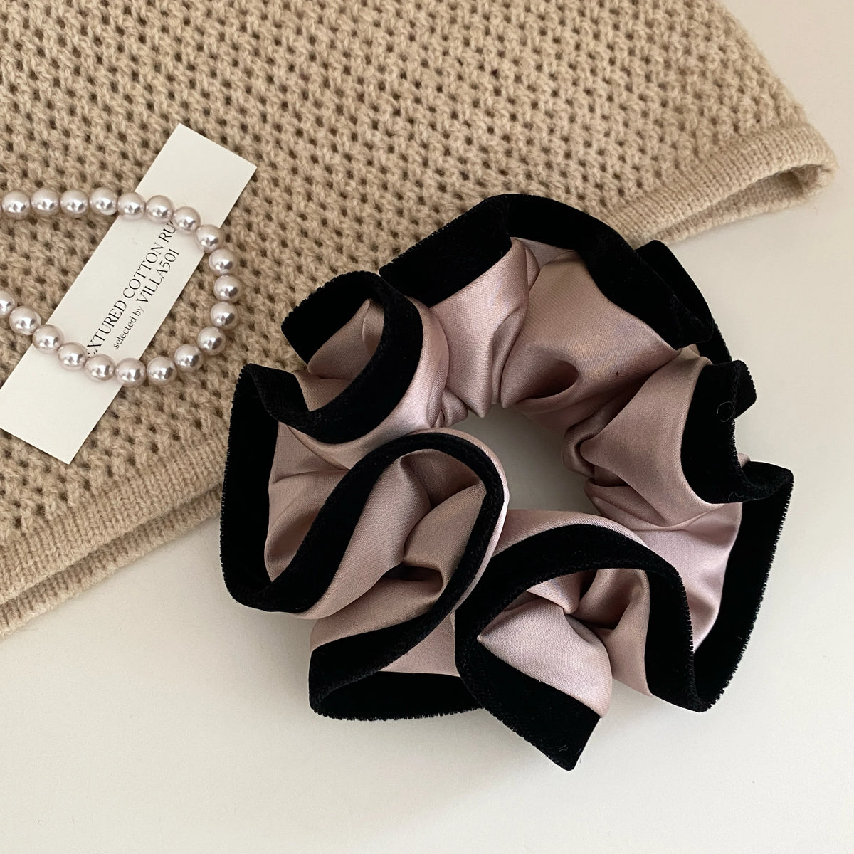 Fashion Lustrous Trendy Flowers Scrunchies for Girls Satin Luxurious Hair Ties Elegant for Women Ladies Hair Accessories Chic