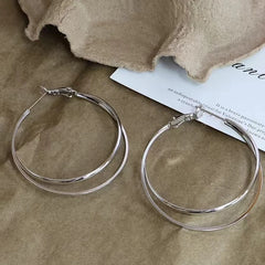 Fashion Simple Minimalistic Classic Hoop Earrings for Girls Elegant Charms Art Deco Jewelry for Women Ladies Accessories Chic