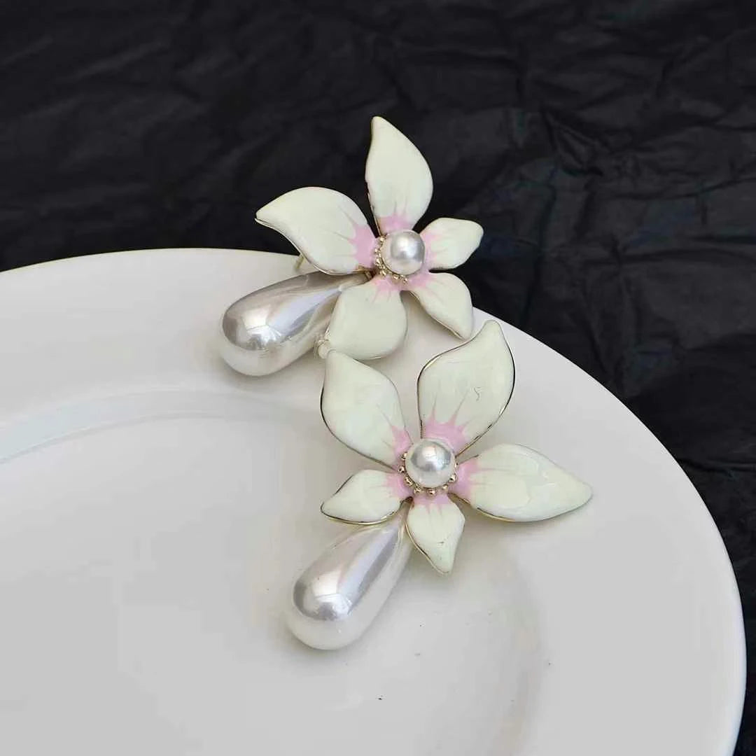 Ladies Hot Sale New Design Flower Imitation Pearl Medium Drop Earring Trendy Elegant Luxurious Wholesale Jewelry Accessories
