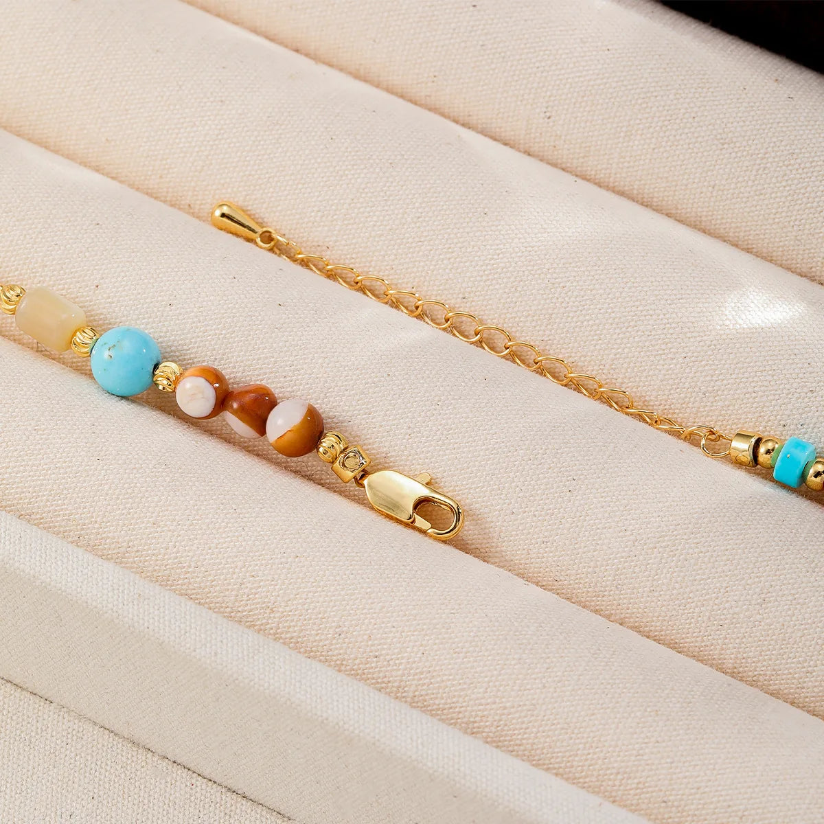 Fashion Lobster Clasp Copper Beads Shell Red Agate Necklaces for Girls Vintage Jewelry for Women Ladies Wholesale China Factory