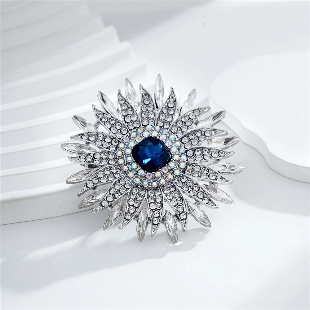 Fashion Glitter Rhinestone Sweet Brooches for Girls Sweet Elegant Luxury Pins Jewelry for Women Ladies Accessories Wholesale