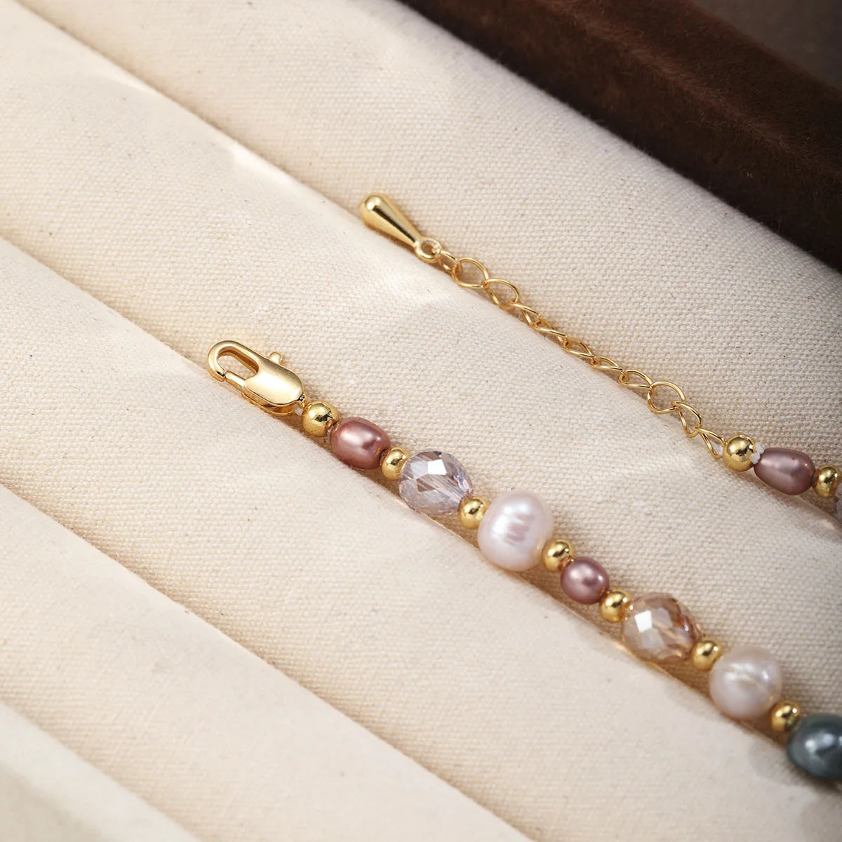 Fashion Freshwater Pearl Glass Crystal Flower Bracelets for Girls Trendy Jewelry for Women Ladies Wholesale China Factory