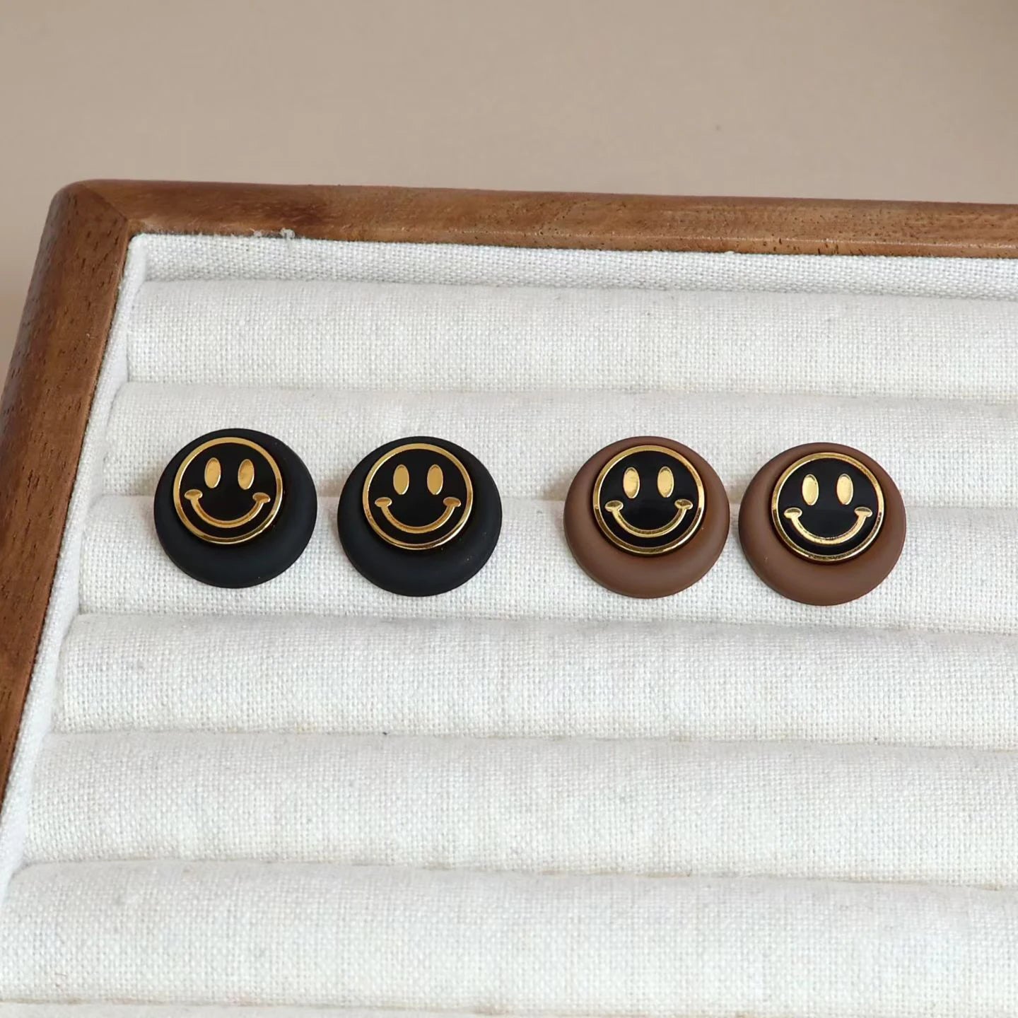 Women Circle Shape Smiling Face Decorative Mini Stud Earring Fashion Simple Graceful Bulk Order Jewelry Accessories for Street