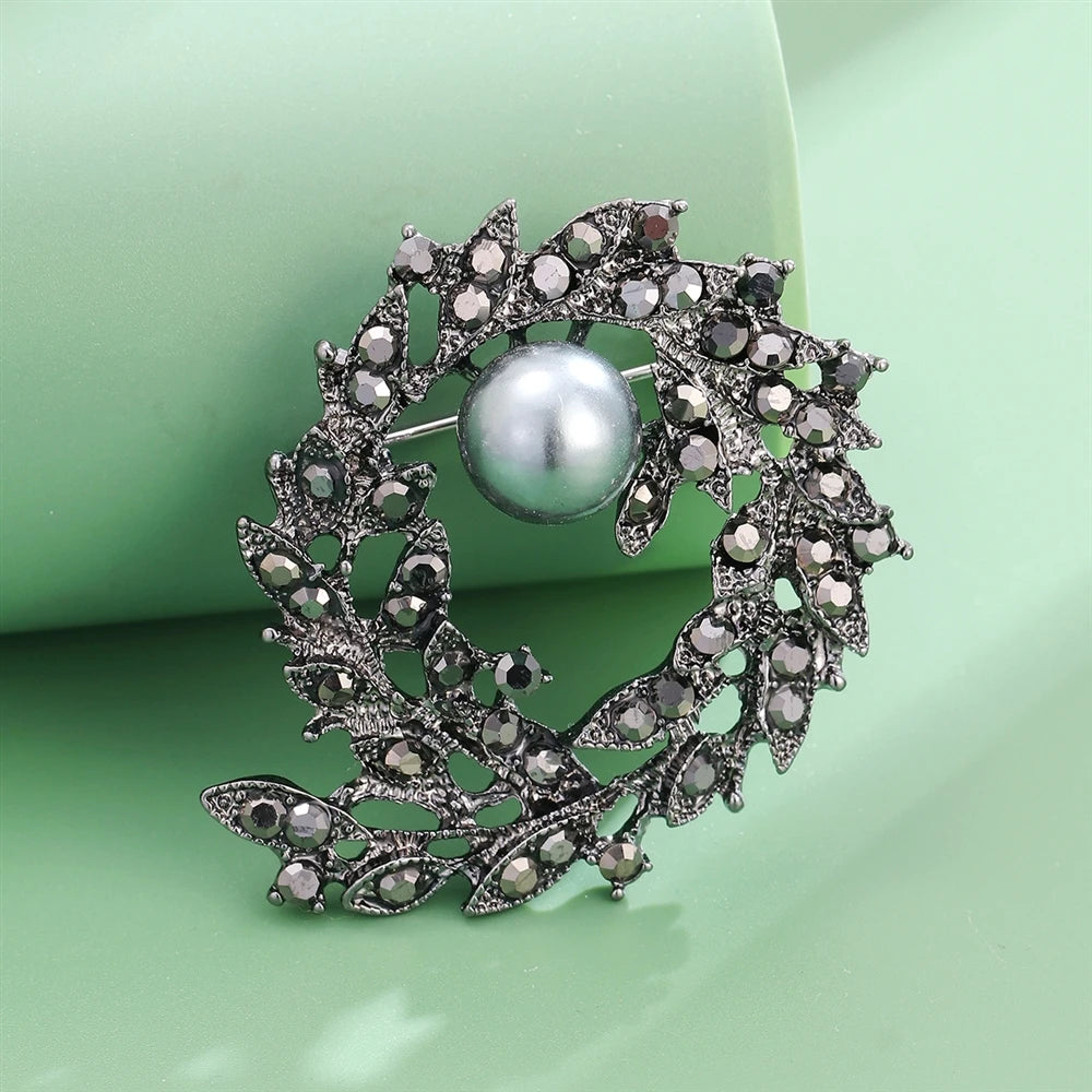 Fashion Vintage Imitation Pearl Retro Glitter Brooches for Girls Elegant Glamorous Pins Jewelry for Women Ladies Accessories