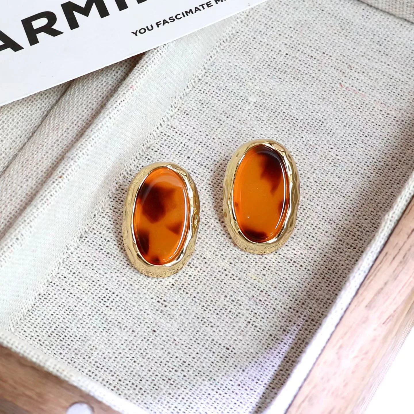 Ladies Dog Print Amber Decorative Small Mini Stud Earring Sex Elegant Fashion Chic Bulk Jewelry Accessories for Women Street