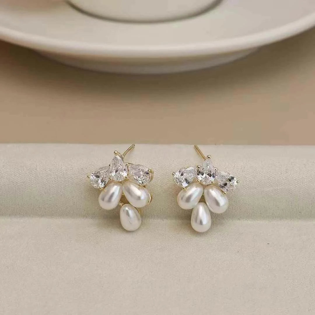 Sweet Simple Imitation Pearl Butterfly Drop Earrings for Girls Trendy Stylish Minimalistic Jewelry for Women Ladies Accessories