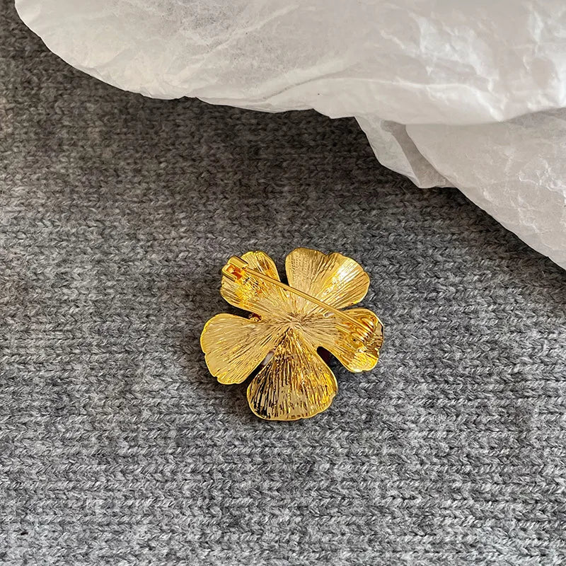 Fashion Flower Freshwater Pearl Cubic Zirconia Jade Brooches for Girls Copper 18K Gold Jewelry for Women Ladies Wholesale
