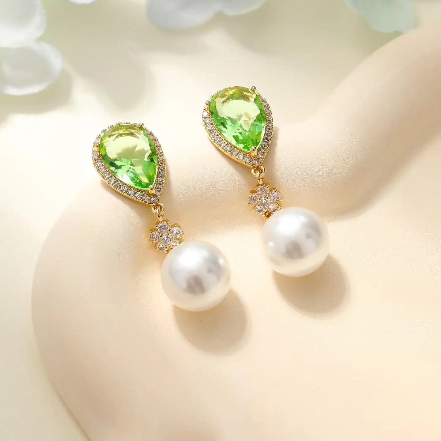 Fashion Luxurious Imitation Pearl Glitter Drop Earrings for Girls Hoop Elegant French Style Jewelry for Women Ladies Accessories
