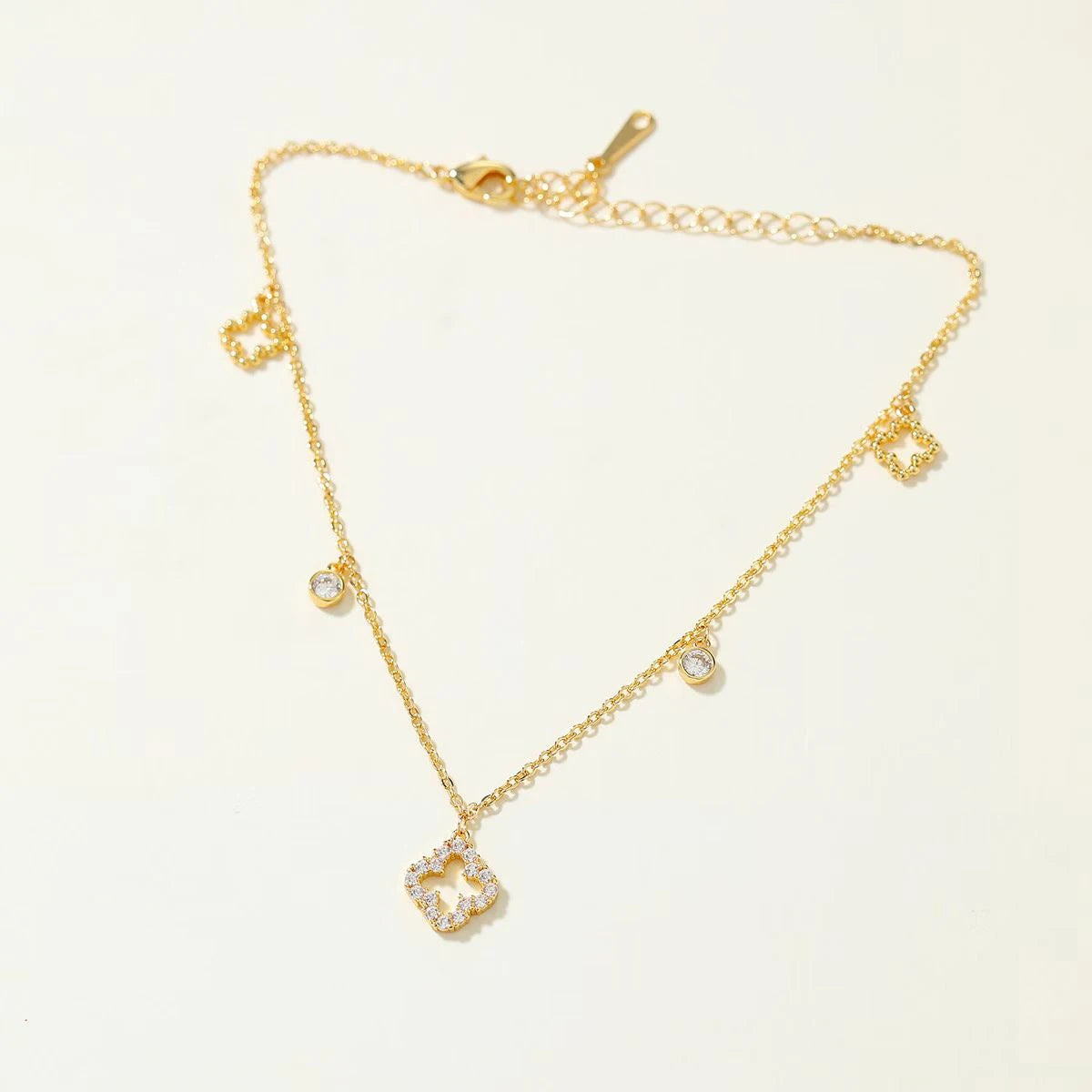 Fashion Luxury Trendy Elegant Bracelets for Girls Glamorous Heart Shaped Jewellry for Women Ladies Accessories Chinese Supplier