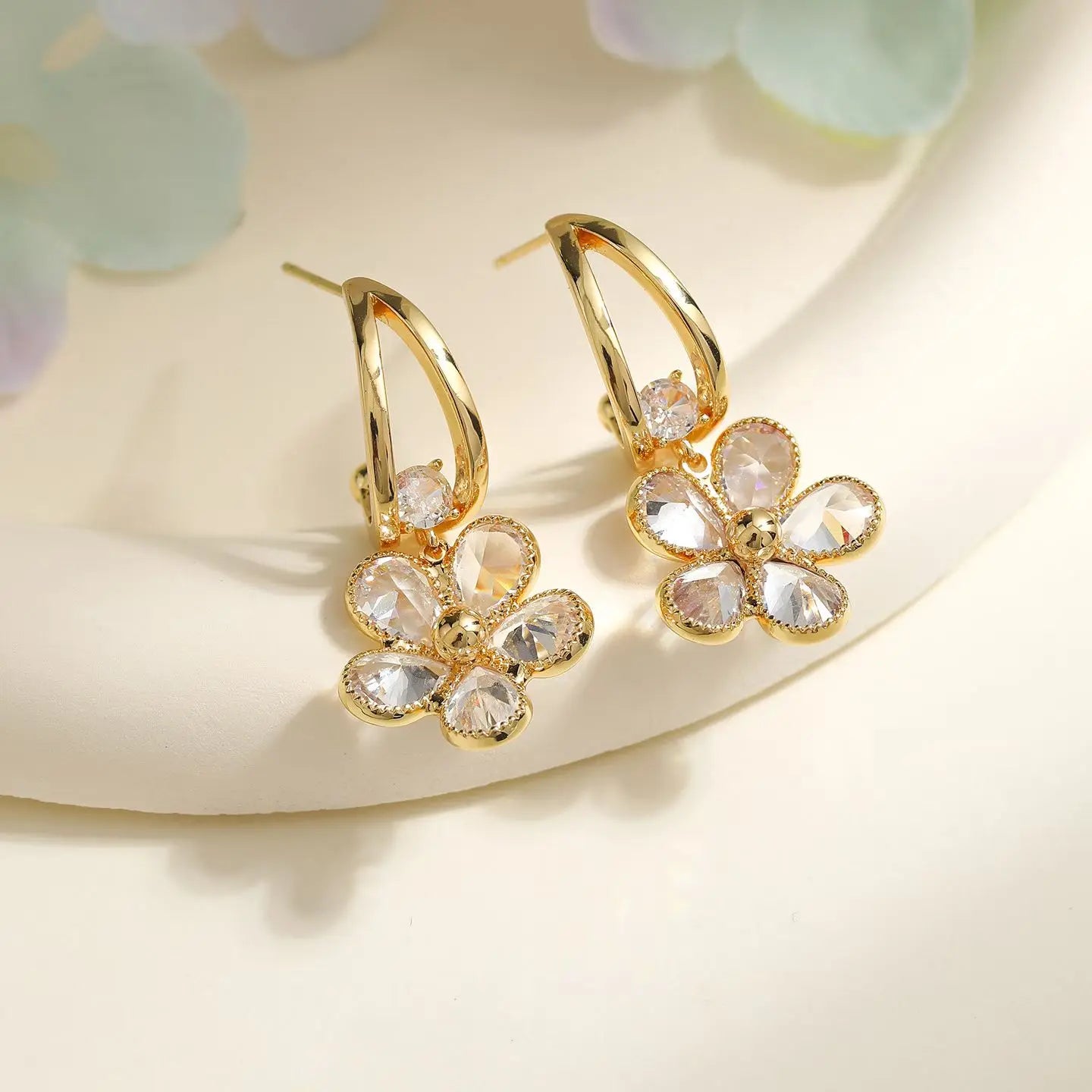 Elegant Butterfly Imitation Pearl Flower Rhinestone Drop Earrings for Girls Fashion Jewelry for Women Ladies Accessories Latest