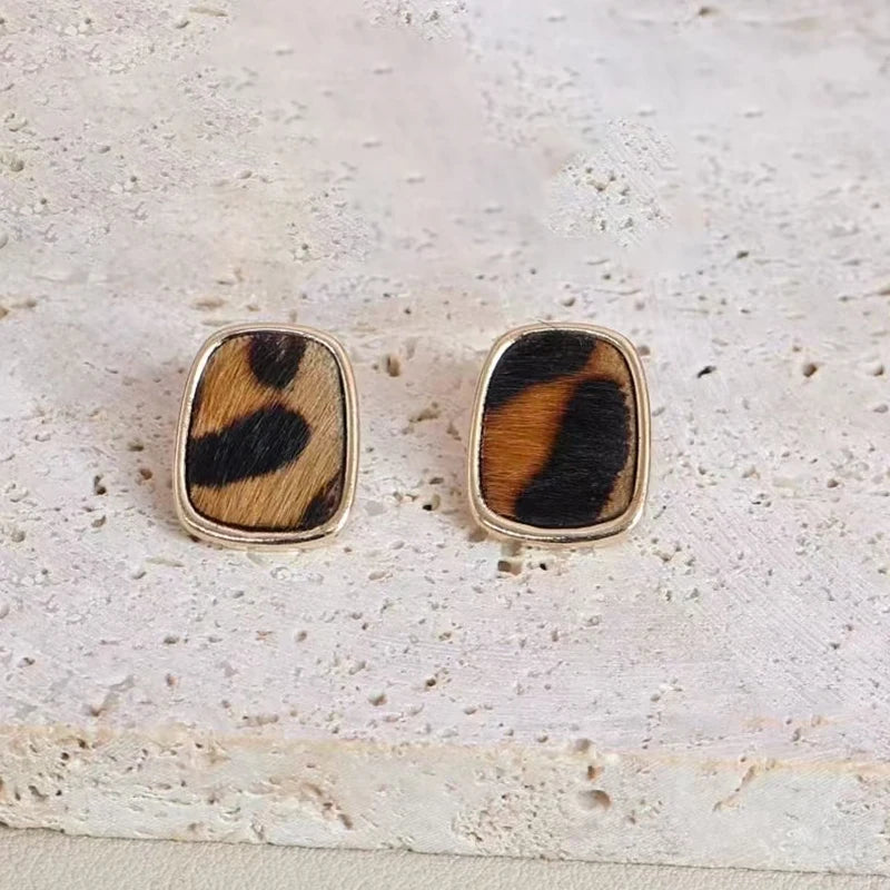 Fashion Bowknot Leopard Classic Stud Earrings for Girls Simple Minimlistic Jewelry for Women Ladies Accessories Heart Shaped