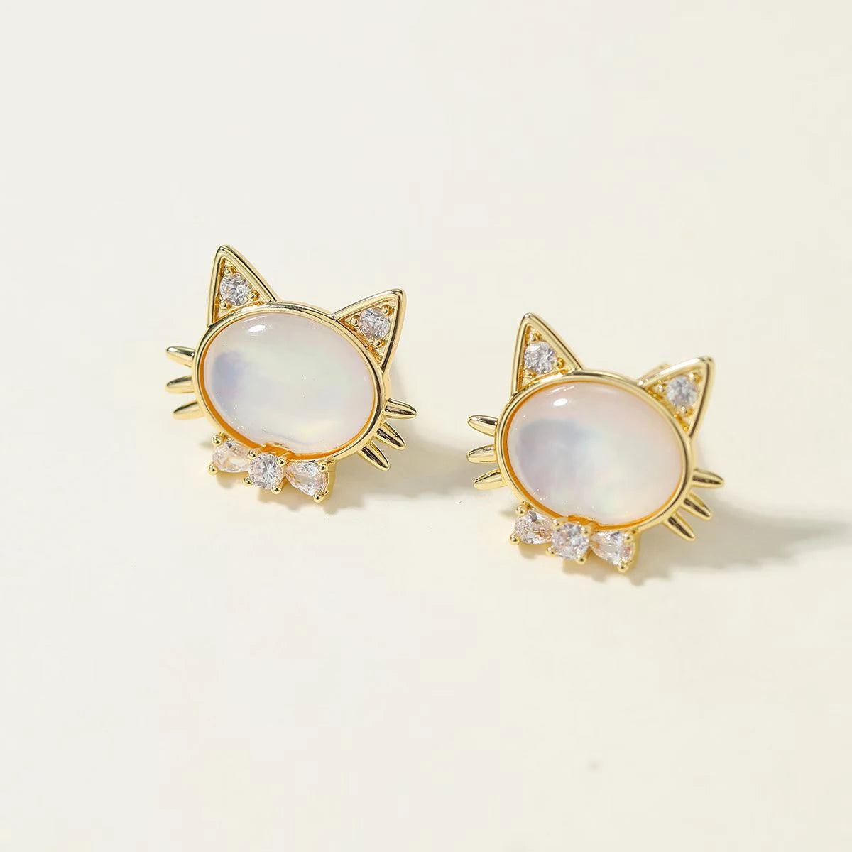 Fashion Sweet Animals Cute Cat Kitty Butterfly Stud Earrings for Girls Apple Fruits Jewelry for Women Ladies Accessories Chic