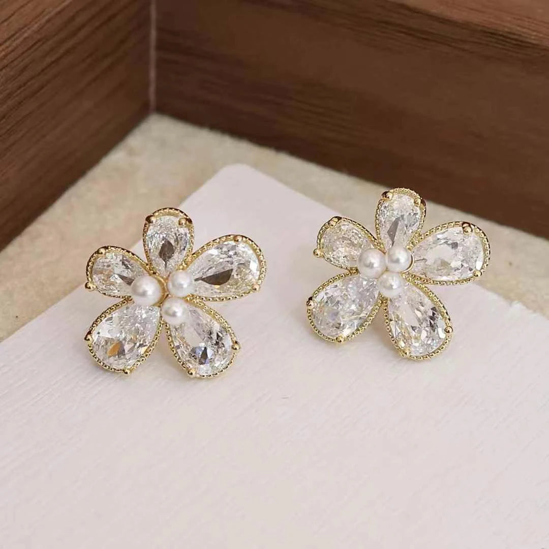 Sparkle Glitter Flower Imitation Pearl Stud Earrings for Girls Floral Sweet Elegant Jewelry for Women Ladies Accessories