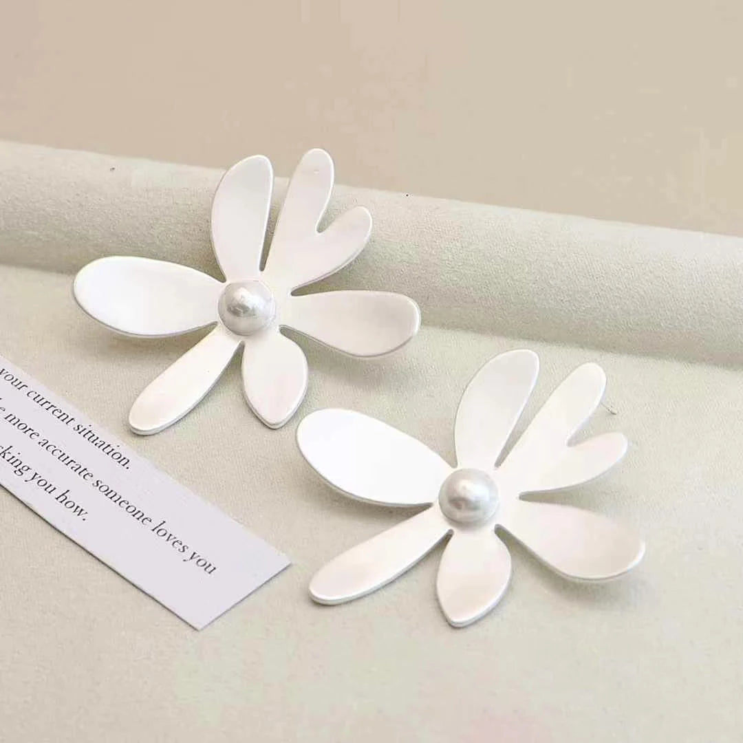 Ladies Hot Sale New Design Flower Shape Large Stud Earring Trendy Charms Latest Bulk Order Jewelry Accessories for Women Daily