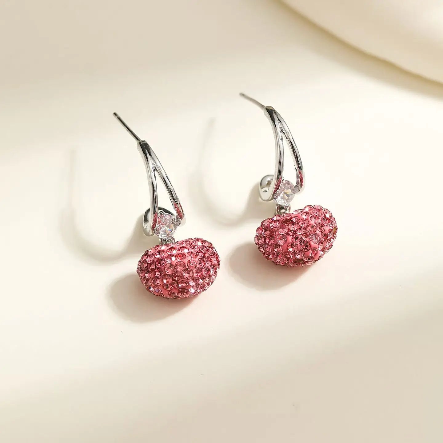 Luxury Imitation Pearl Heart Shaped Drop Earrings for Girls Fashion New Fresh Jewelry for Women Ladies Accessories Wholesale