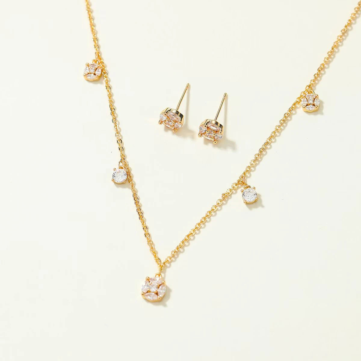 Trendy Elegant Refined Charms Glitter Necklaces for Girls Fashion Stud Earrings Jewelry Sets for Women Ladies Accessories