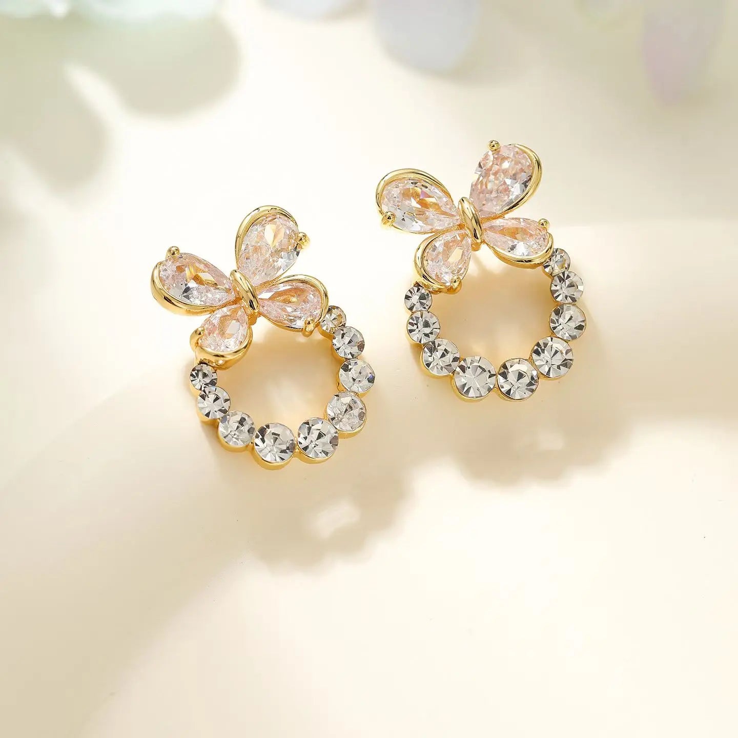Female New Design Irregular Shape Small Crystal Rhinestone Fashion Sparking Bulk Order Stud Earring Accessories for Girls Causal