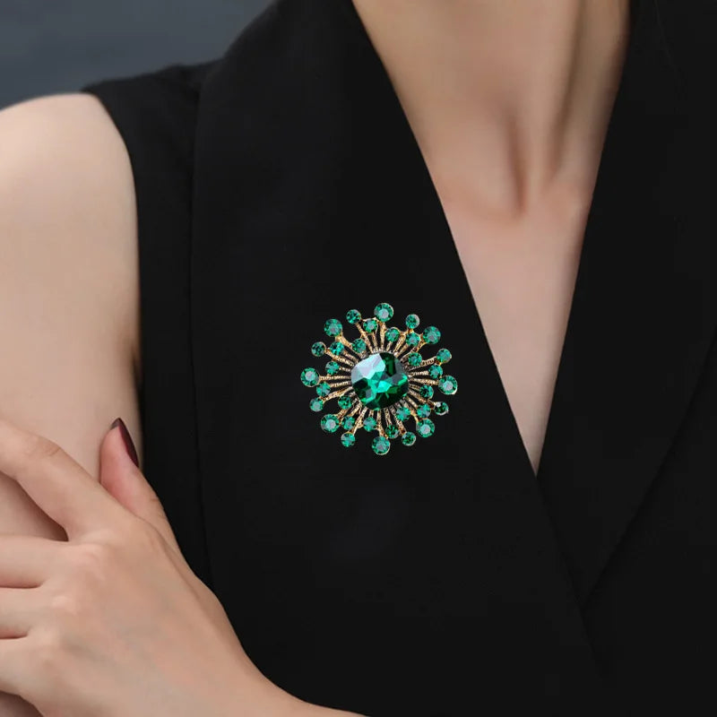 Fashion Luxury Vintage Retro Glitter Rhinestone Sparkle Brooches for Girls Elegant Retro Jewelry for Women Ladies Accessories