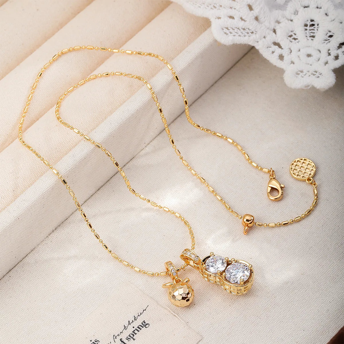Fashion Copper 18K Gold Plated Sparking Cubic Zirconia Gourd Shape Necklaces for Girls Trendy Jewelry for Women Ladies Wholesale