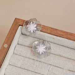 Ladies New Design Mental Flower Shape Stud Earring Fashion Elegant Street Style Bulk Order Jewelry Accessories for Women Holiday