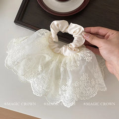 White Tulle Scrunchies for Women Fashion Elegant Gentle Handmade Ponytail Holder Hair Ties for Daily Holiday Use Hair Accessory