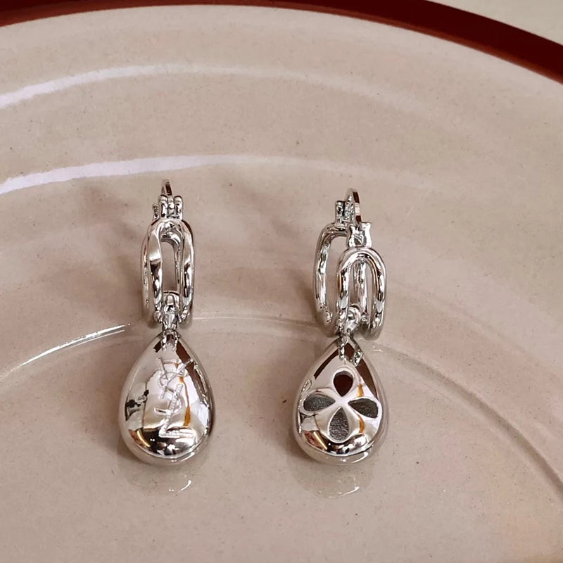 Fashion Simple Minimalistic Trendy Elegant Hoop Earrings for Girls Charms Glamorous Jewelry for Women Ladies Accessories Chic