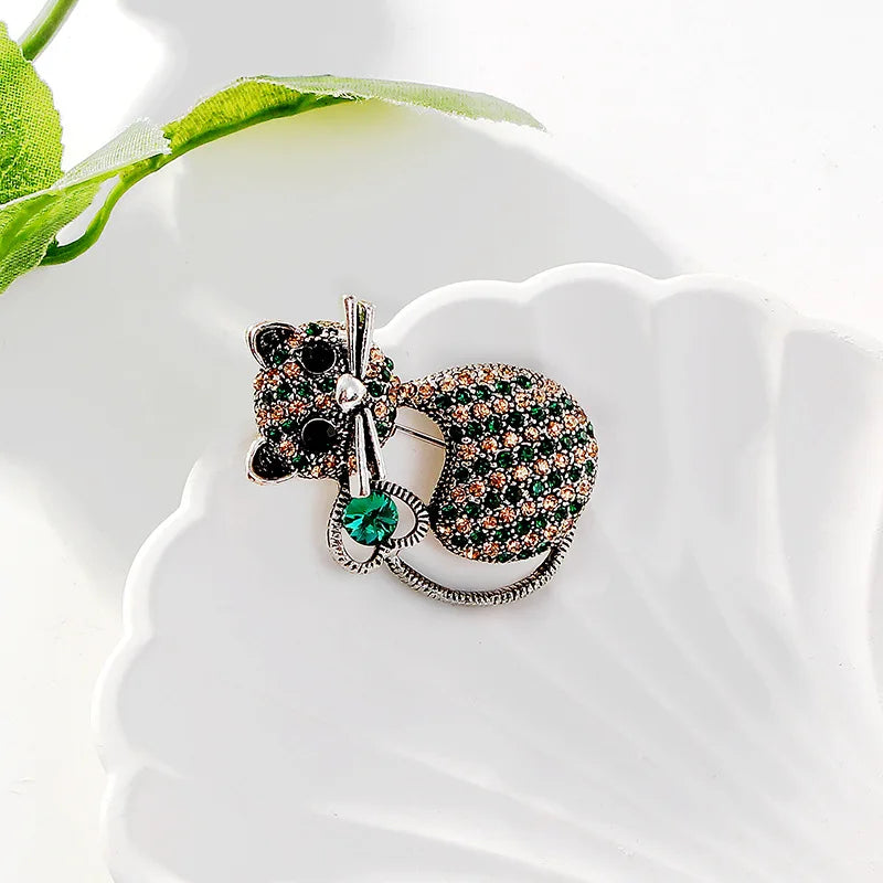 Fashion Glitter Sparking Rhinestone Cat Animals Brooches for Girls Sweet Cute Pins Jewelry for Women Ladies Accessories Kawaii