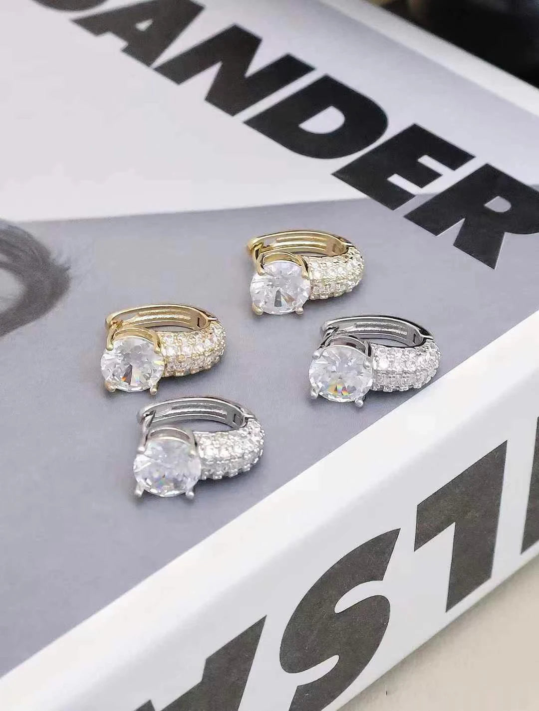 Fashion Trendy Simple Stylish Elegant Hoop Earrings for Girls Cute Sweet Glamorous Jewelry for Women Ladies Accessories Chic