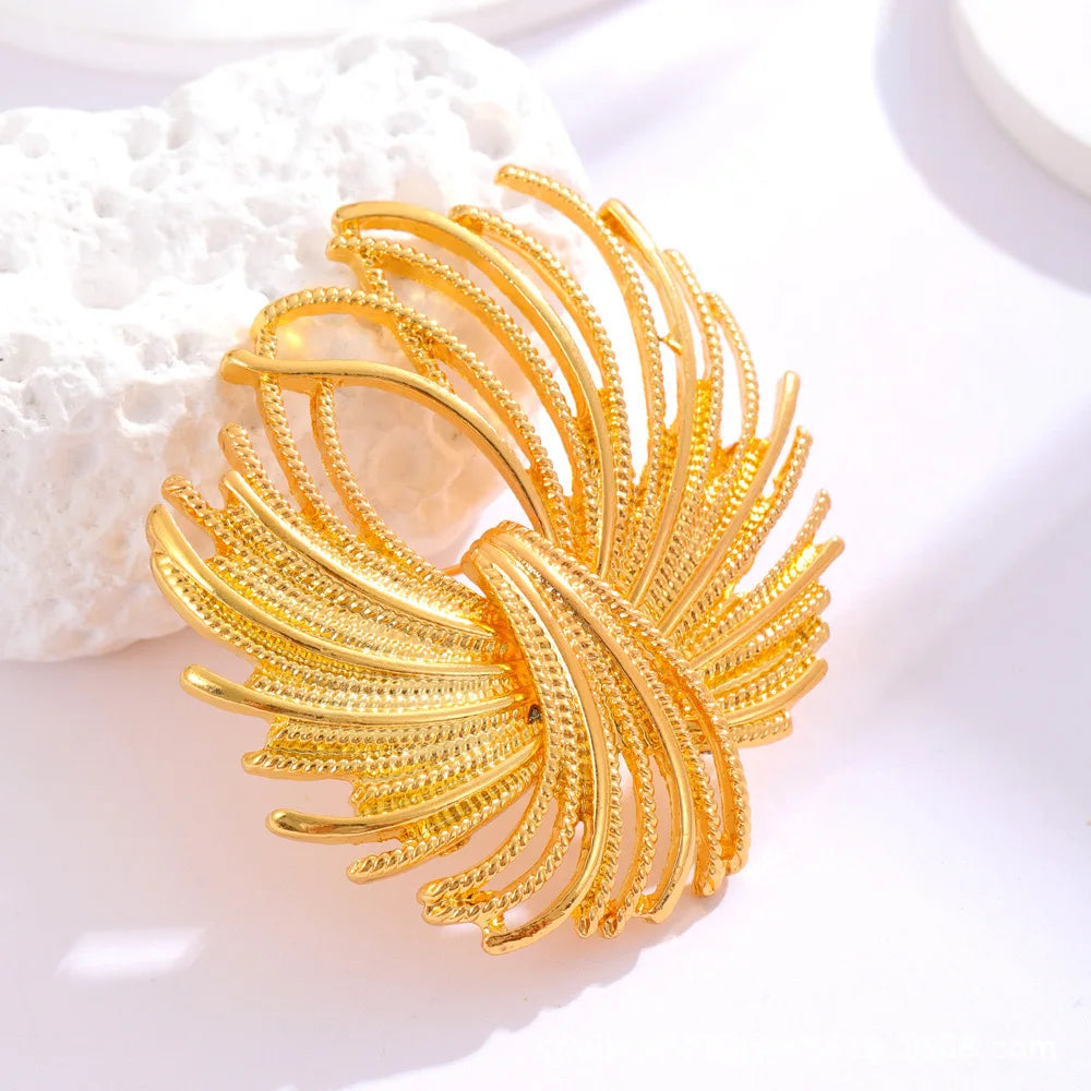 Fashion Simple Glitter Brooches for Girls Stylish Glamorous Charms Sweet Pins Jewelry for Women Ladies Accessories Wholesale