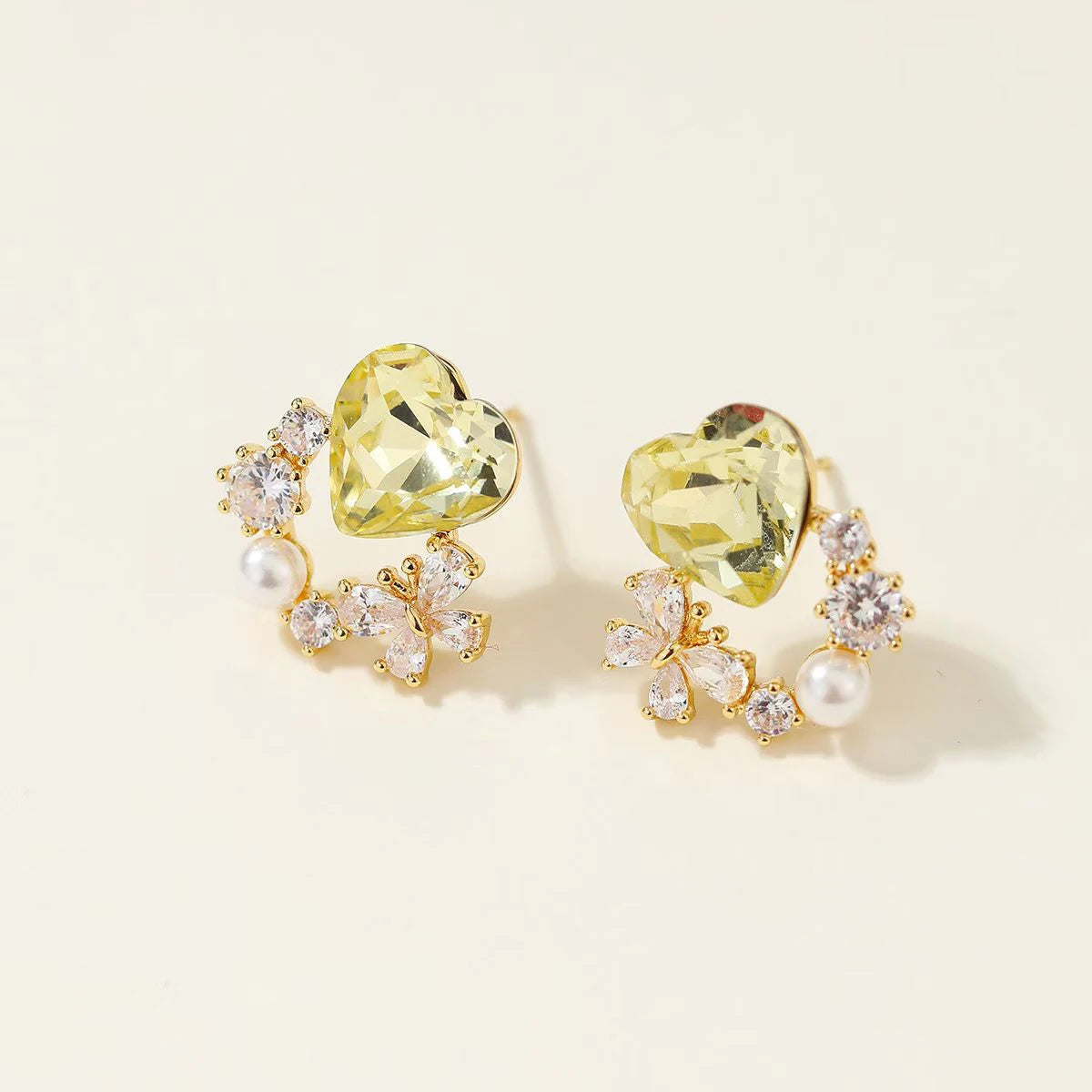 Sweet Trendy Fashion Stylish Rhinestone Heart Shaped Glitter Stud Earrings for Girls Elegant Jewelry for Women Accessories